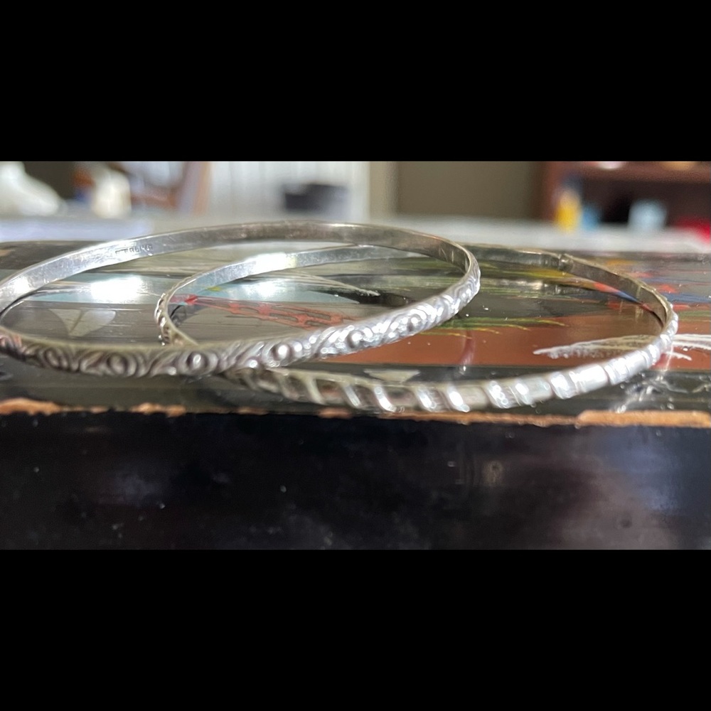 Bundle of 2 Vintage Sterling Silver bangles